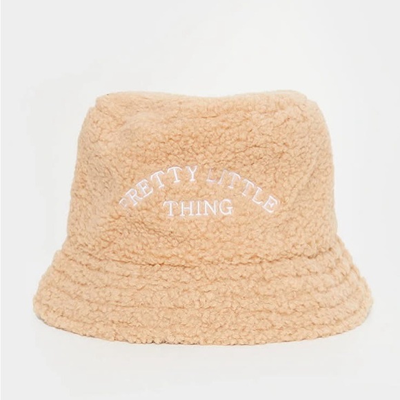 PrettyLittleThing Cream Bucket Hat - Picture 3 of 6